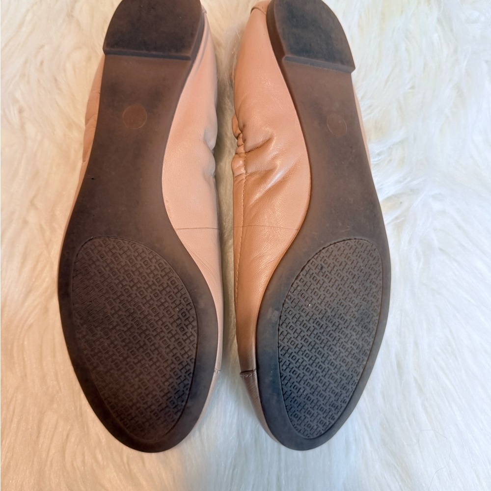 Tory Burch Women's Beige Leather Flats - Picture 4 of 8